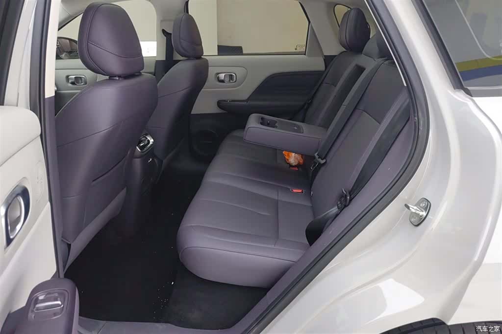 Leapmotor B10, 2025 11