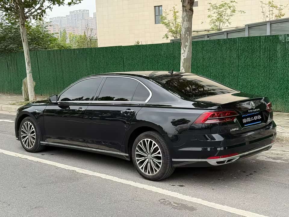 Volkswagen Huiang