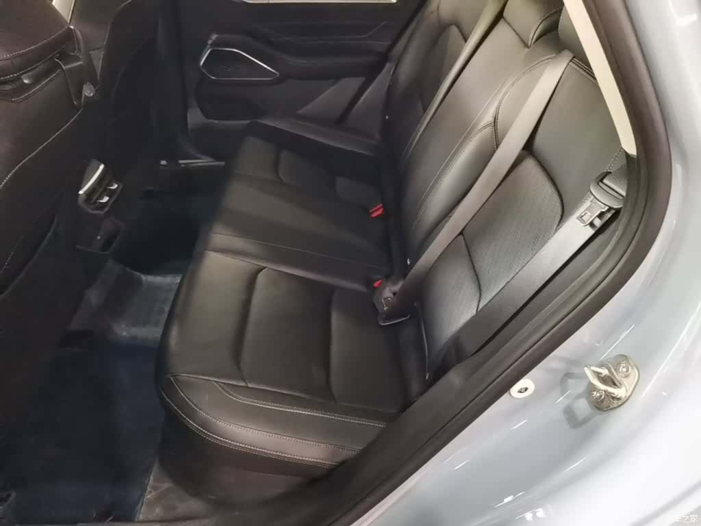 Geely Emgrand, 2023 17