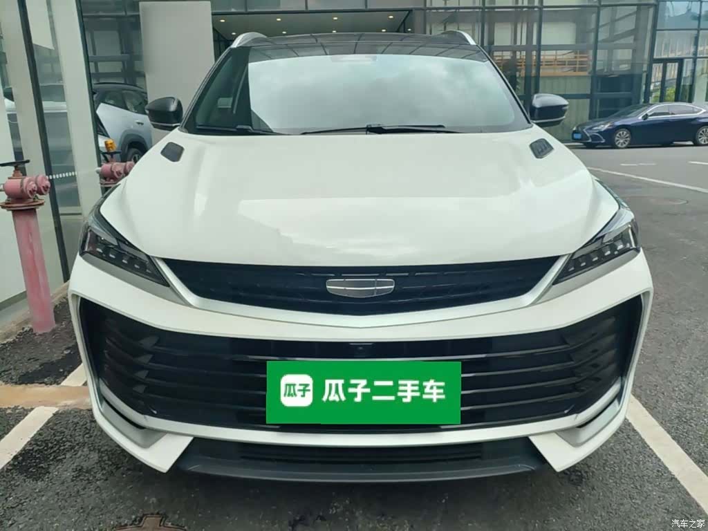 Geely Coolray, 2025 3