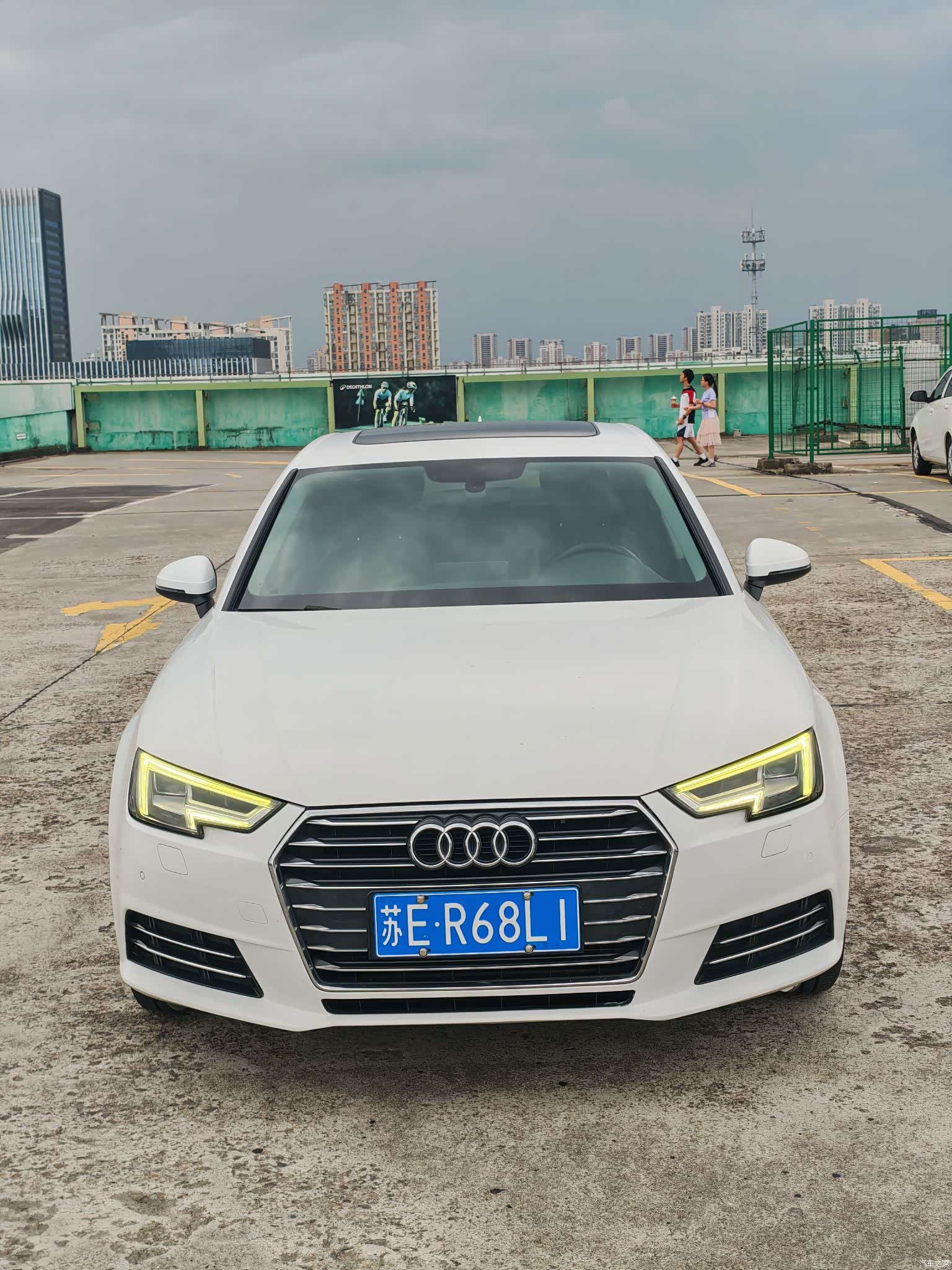 Audi A4L, 2017 1