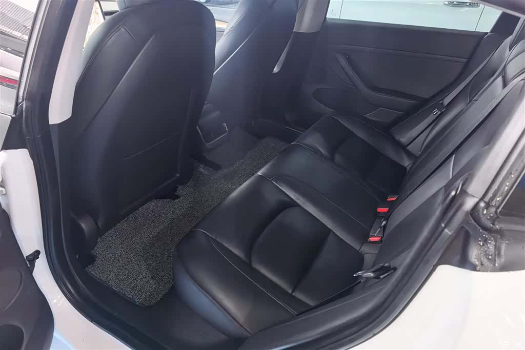 Tesla Model 3, 2022 11