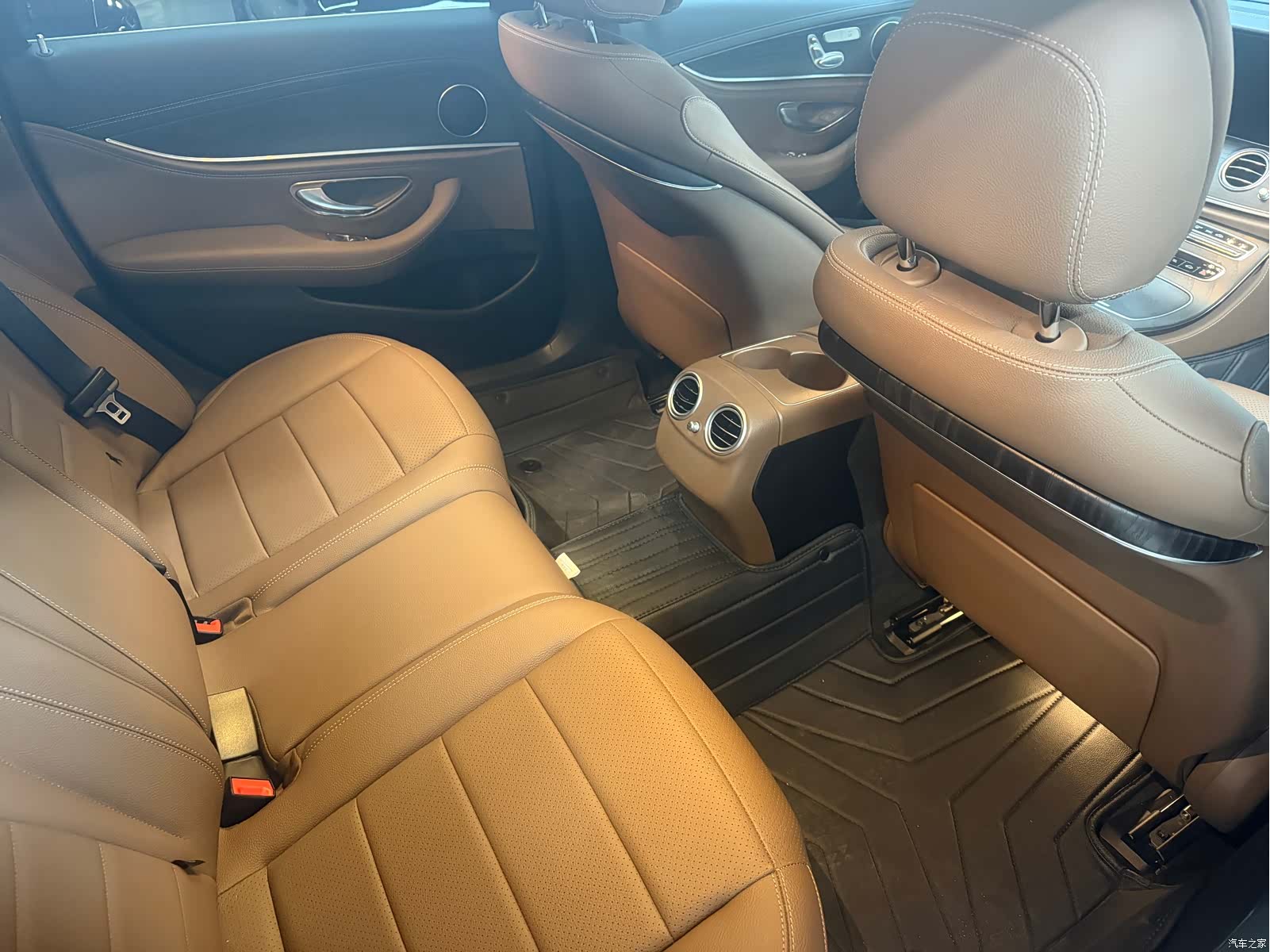 Mercedes-Benz E-Class, 2020 12