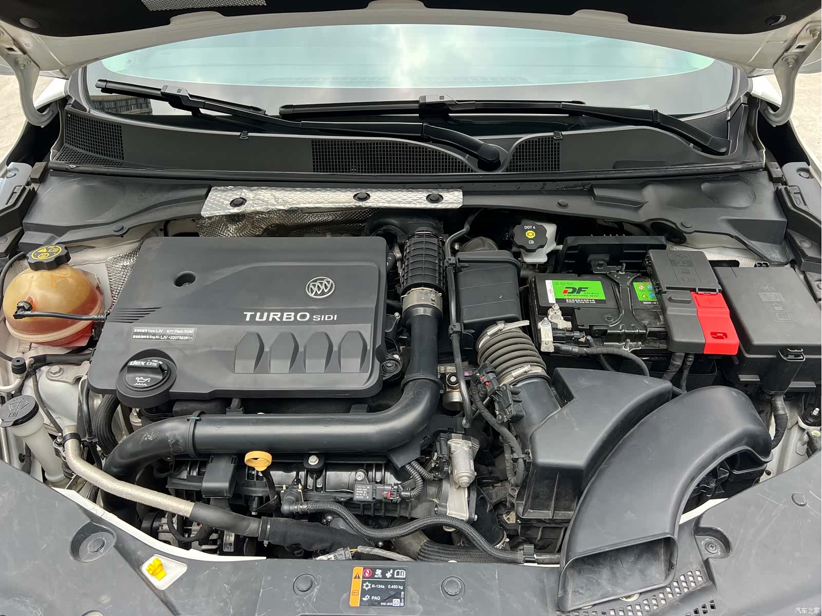 Buick Verano, 2022 все фото