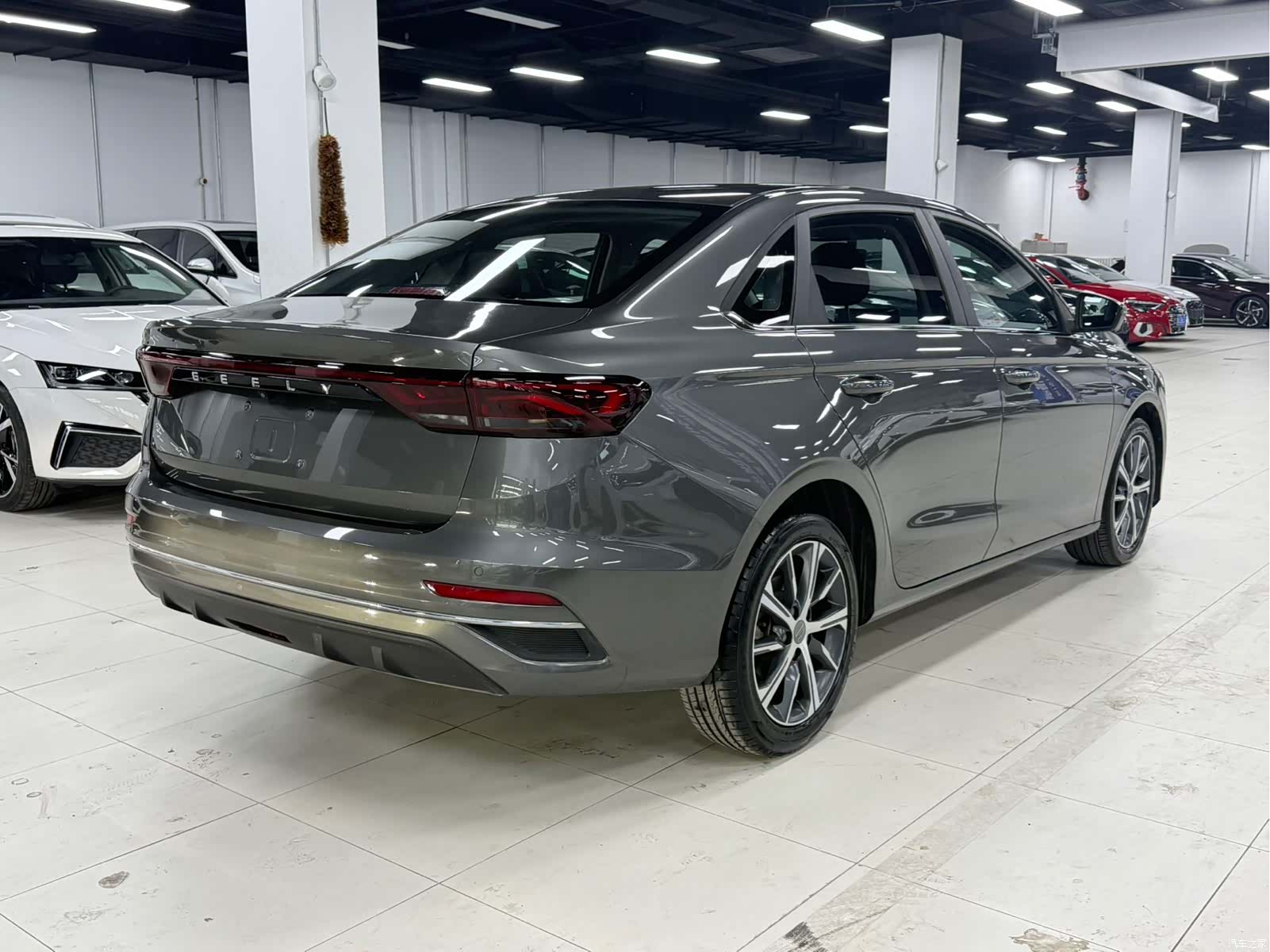 Geely Emgrand, 2022 все фото