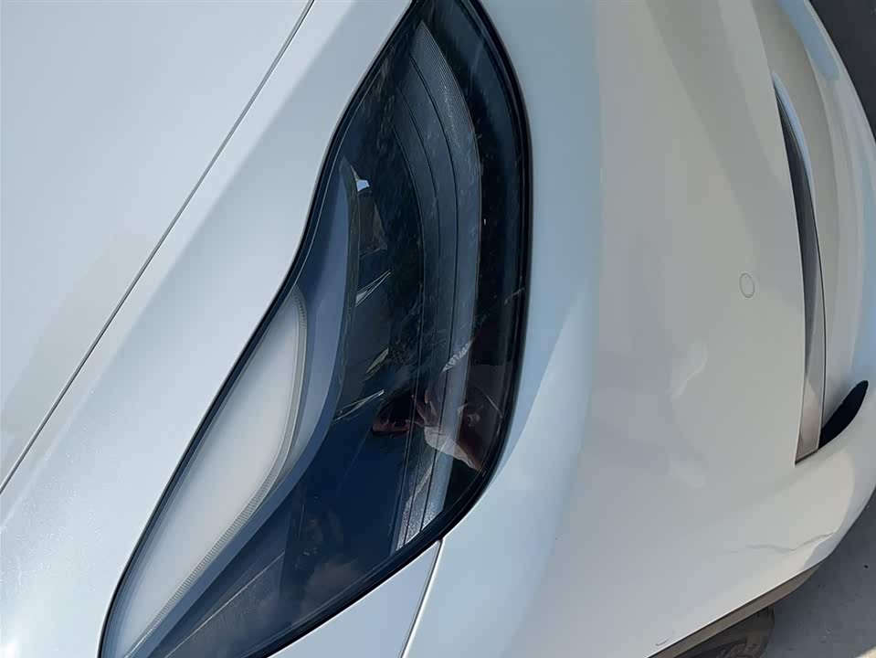 Tesla Model Y Tesla Model Y
