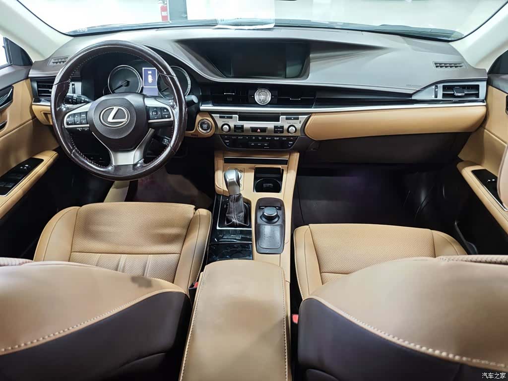Lexus ES, 2016 13