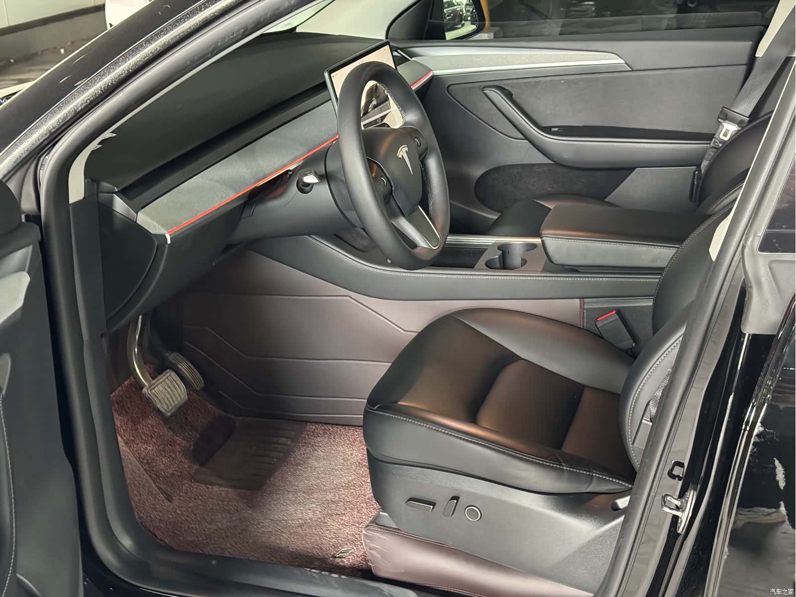 Tesla Model Y, 2023 7