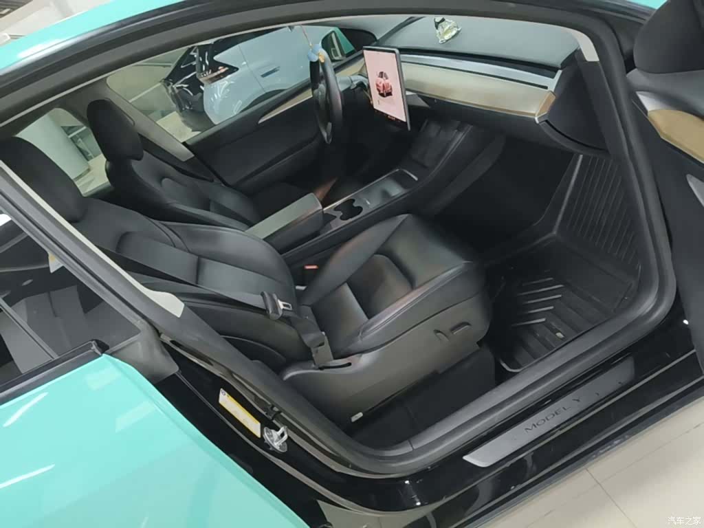 Tesla Model Y, 2022 25