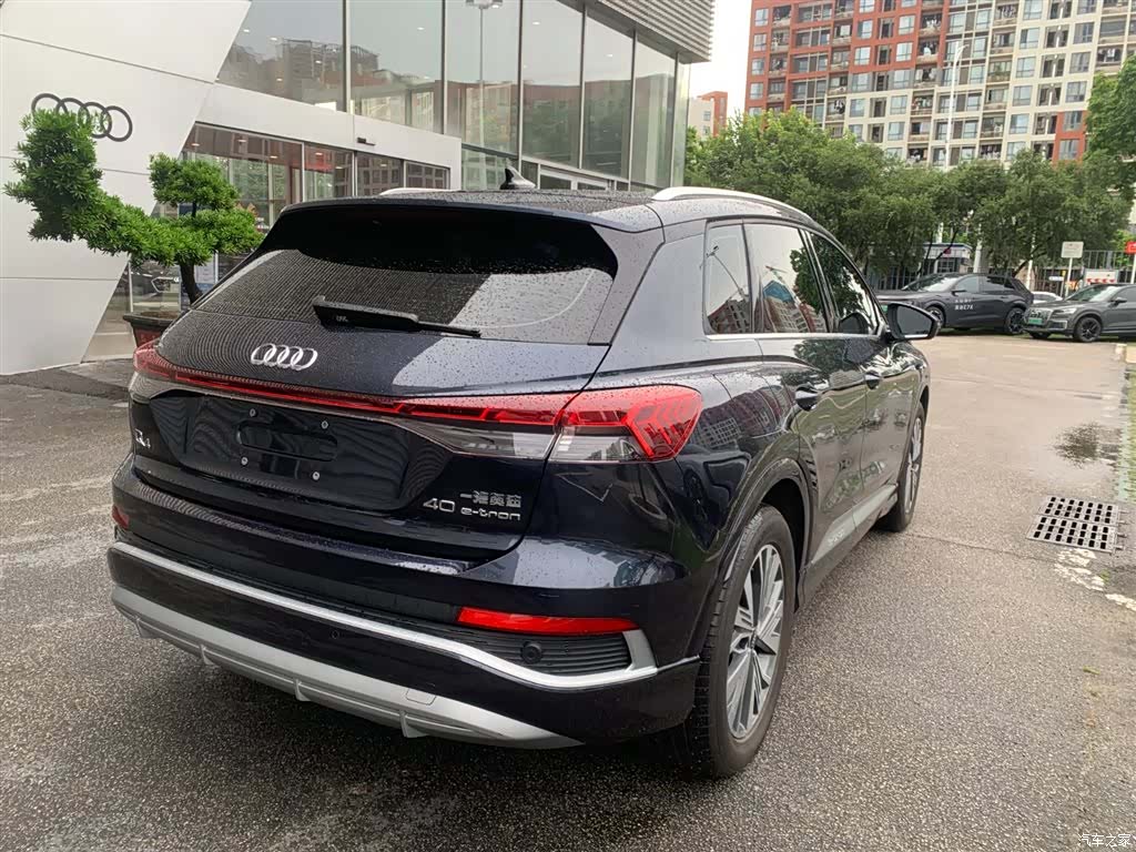 Audi Q4 e-tron, 2024 4