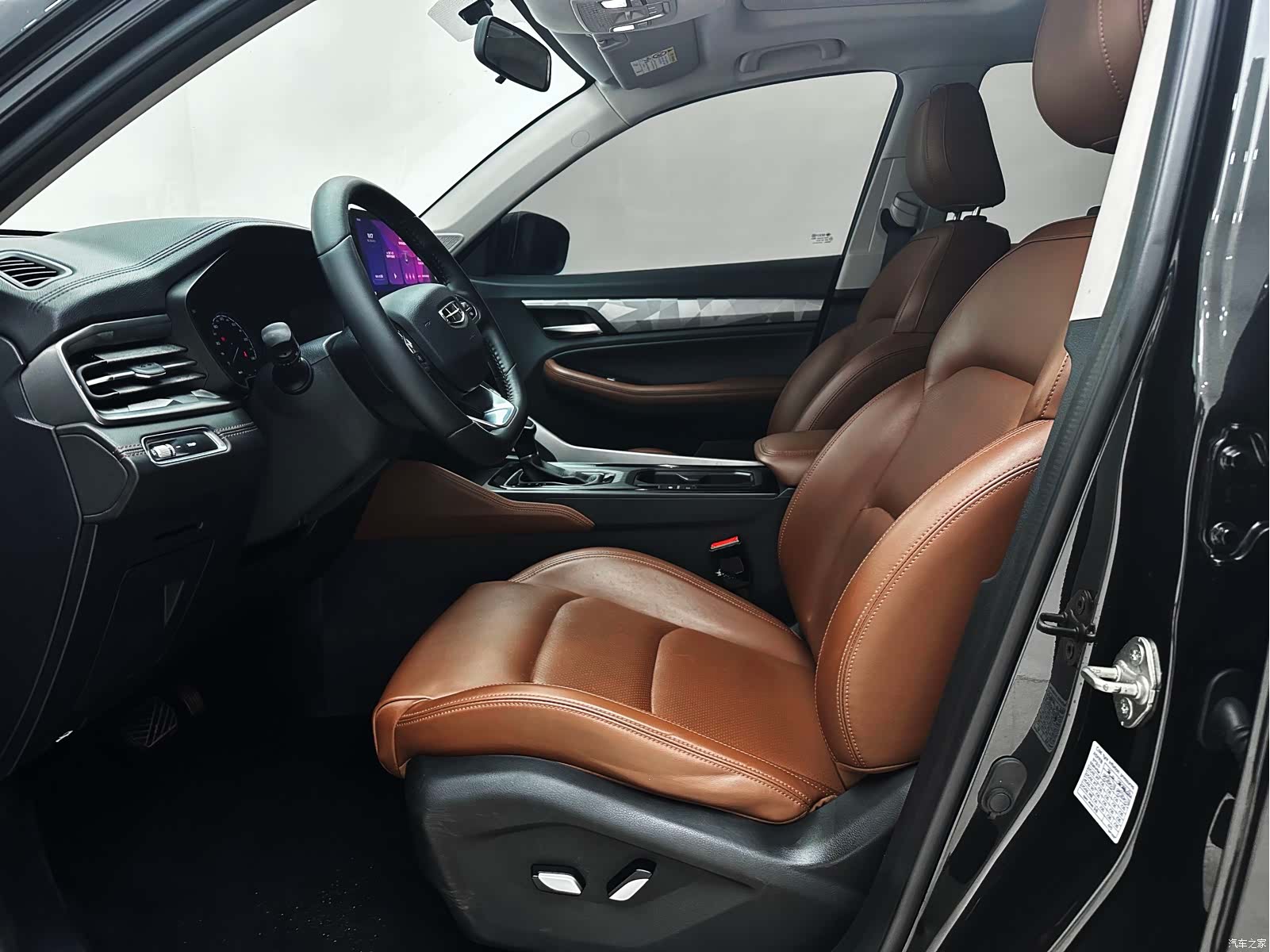 Geely X6, 2022 11
