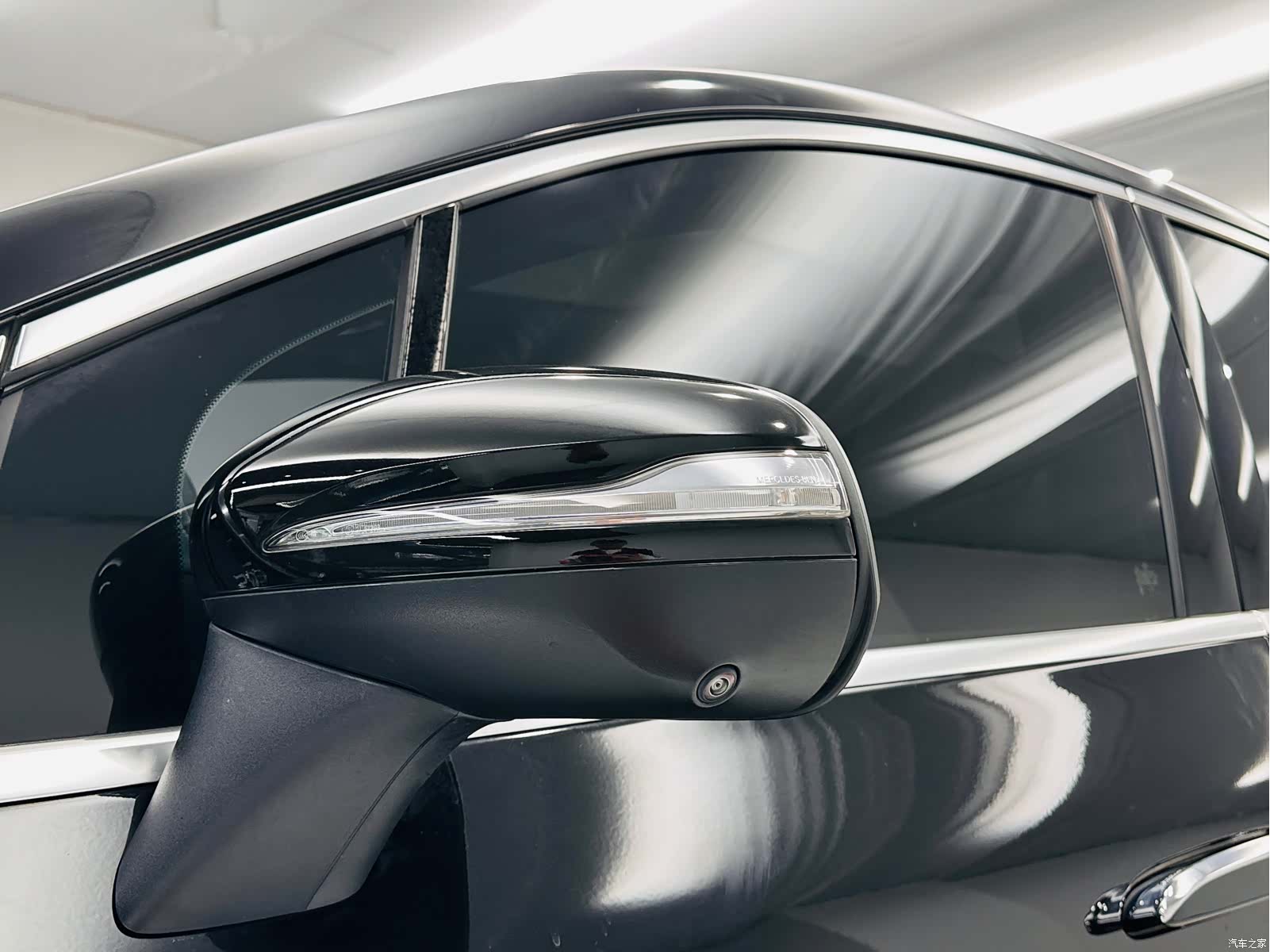 Mercedes-Benz EQS, 2023 9
