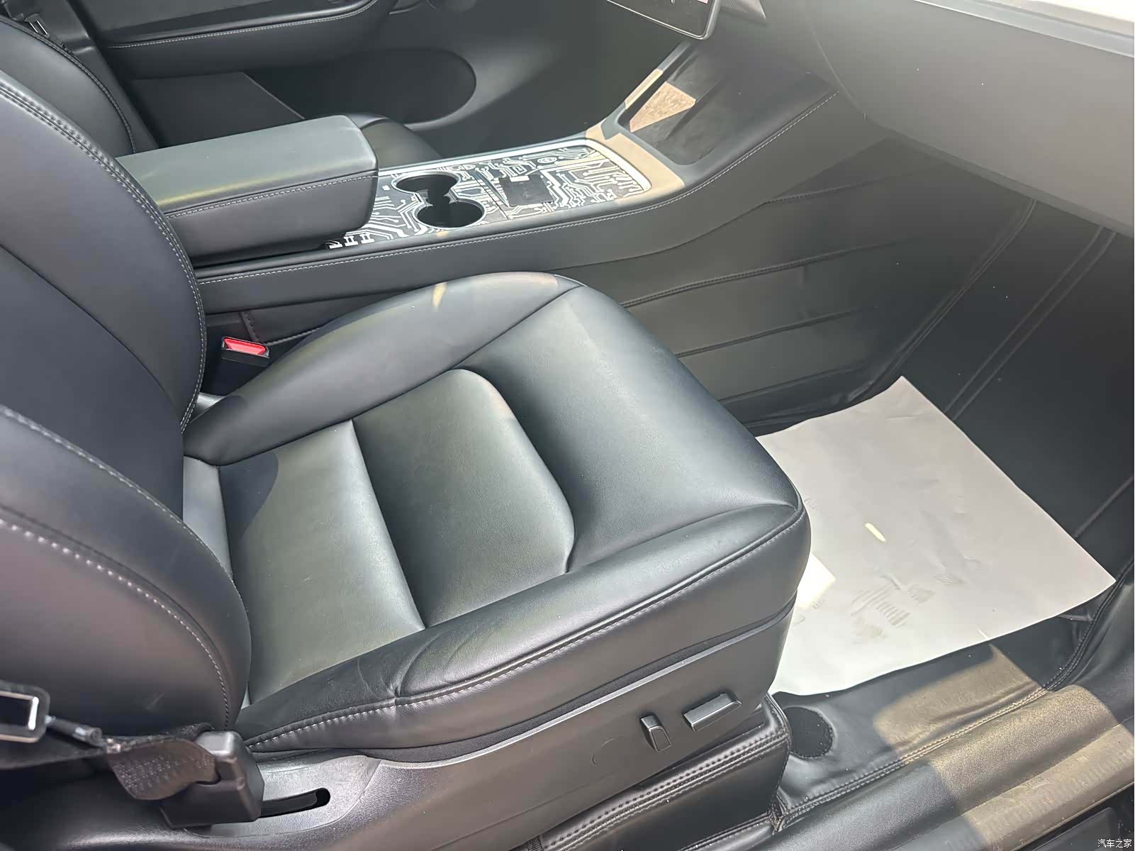 Tesla Model Y, 2023 8