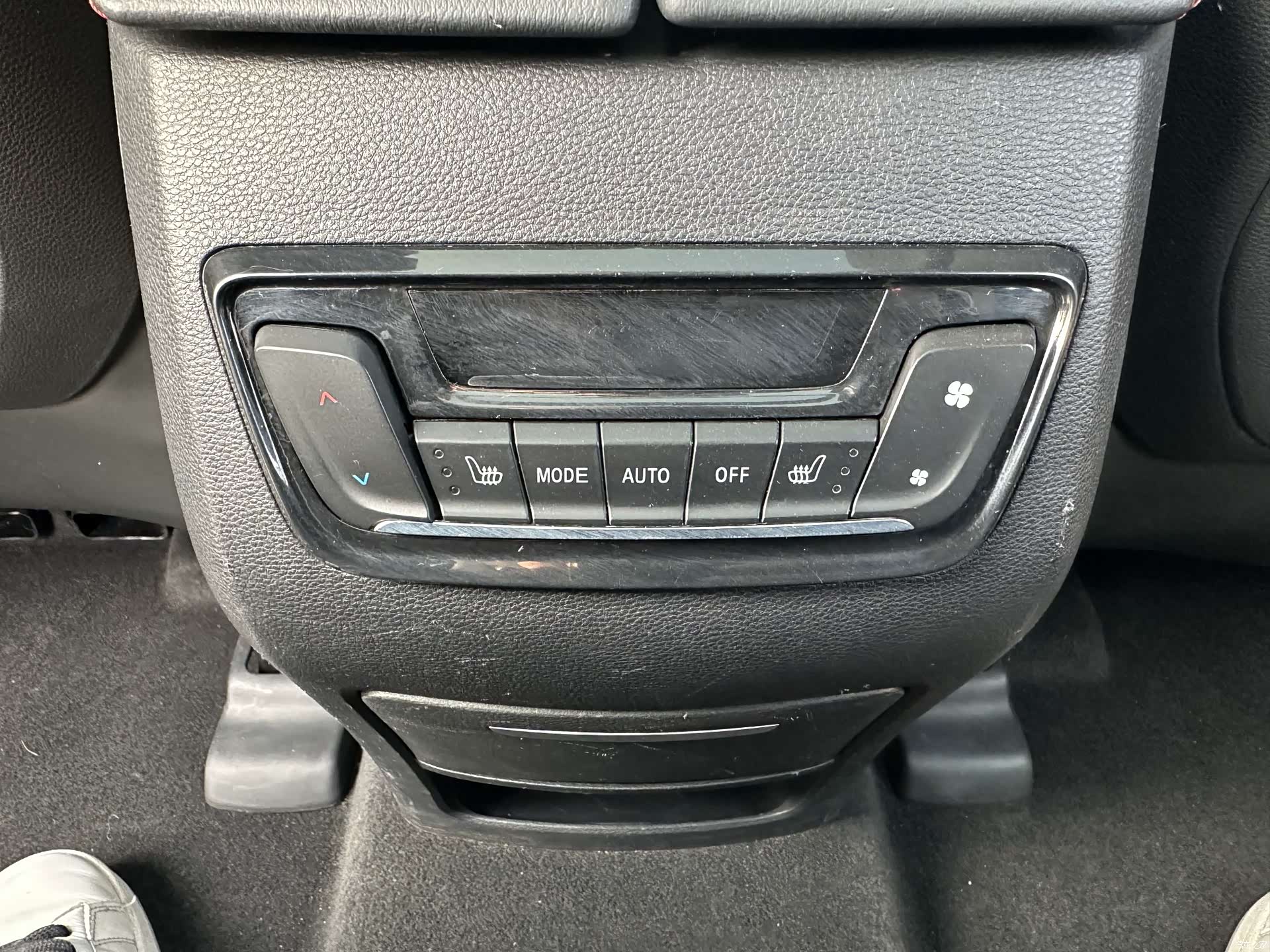 Maxus D90, 2019 7
