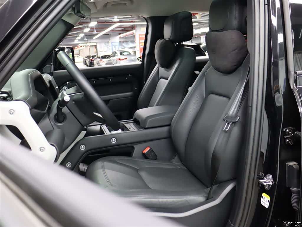 Land Rover Defender, 2024 9