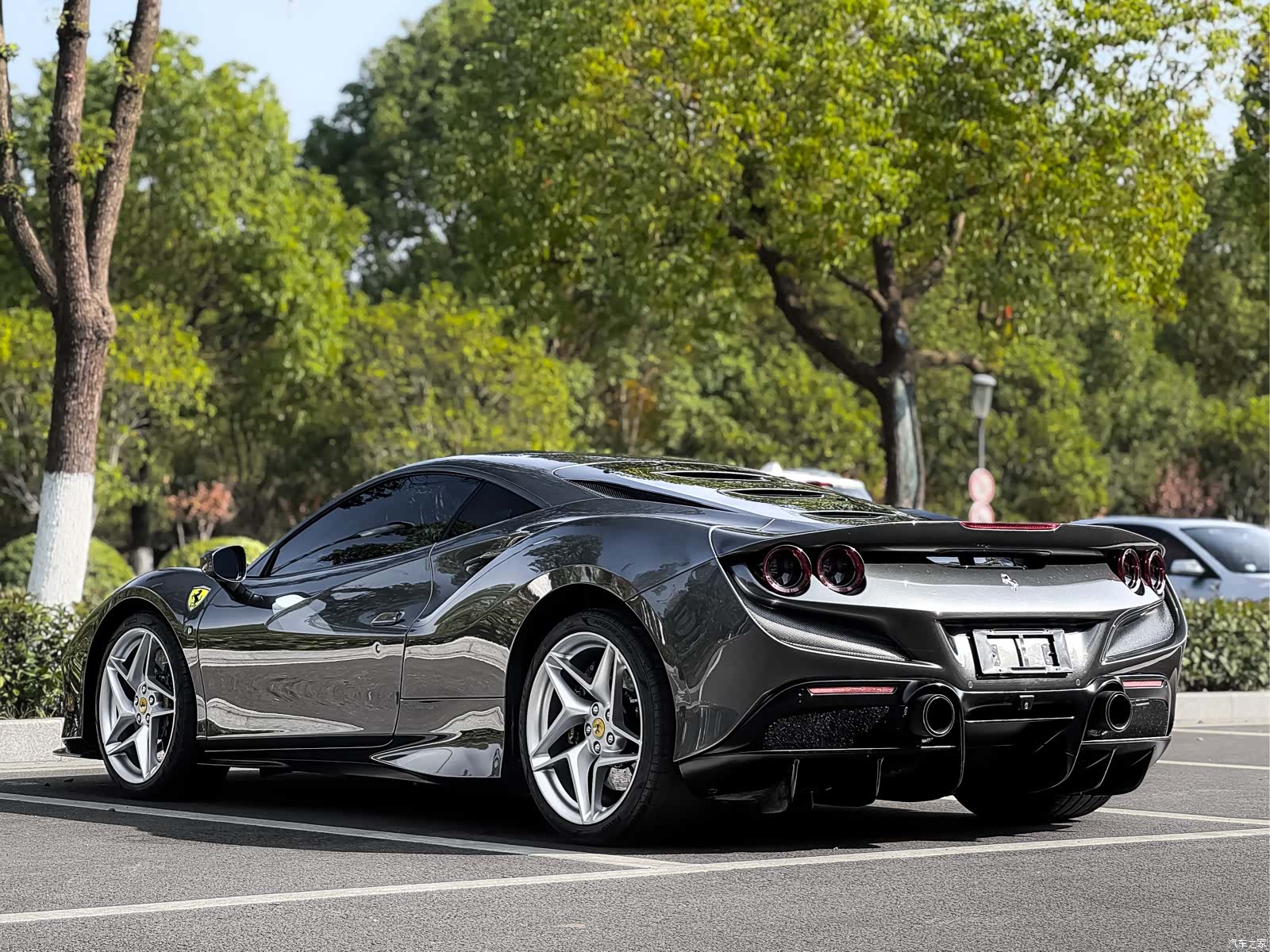 Ferrari F8, 2021 21