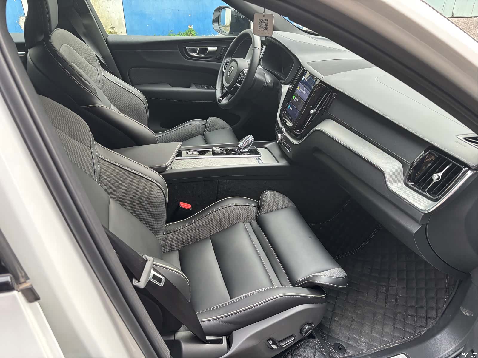 Volvo XC60, 2025 10