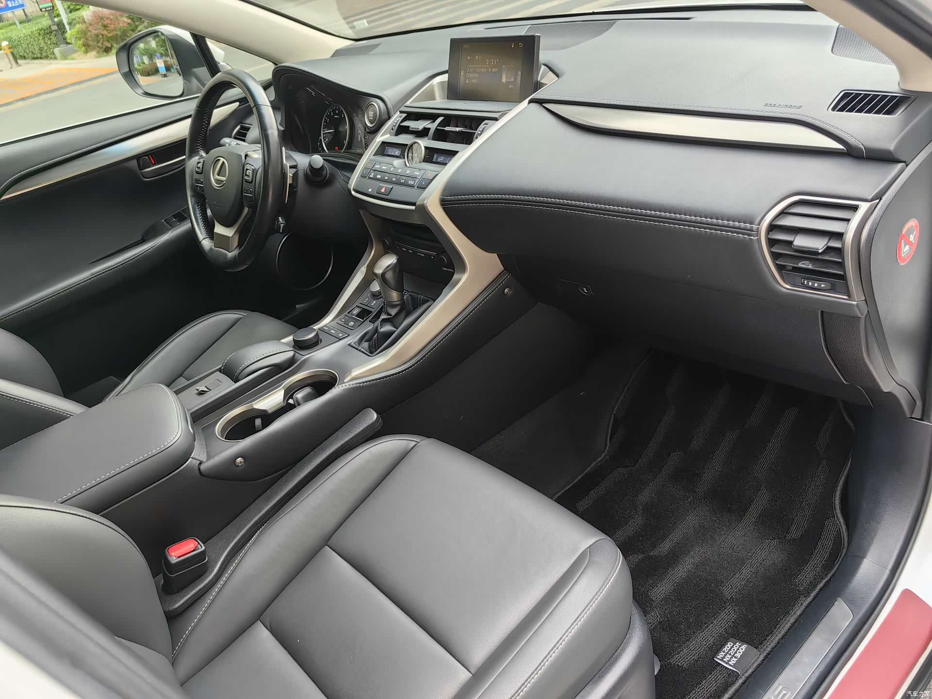 Lexus NX, 2017 12