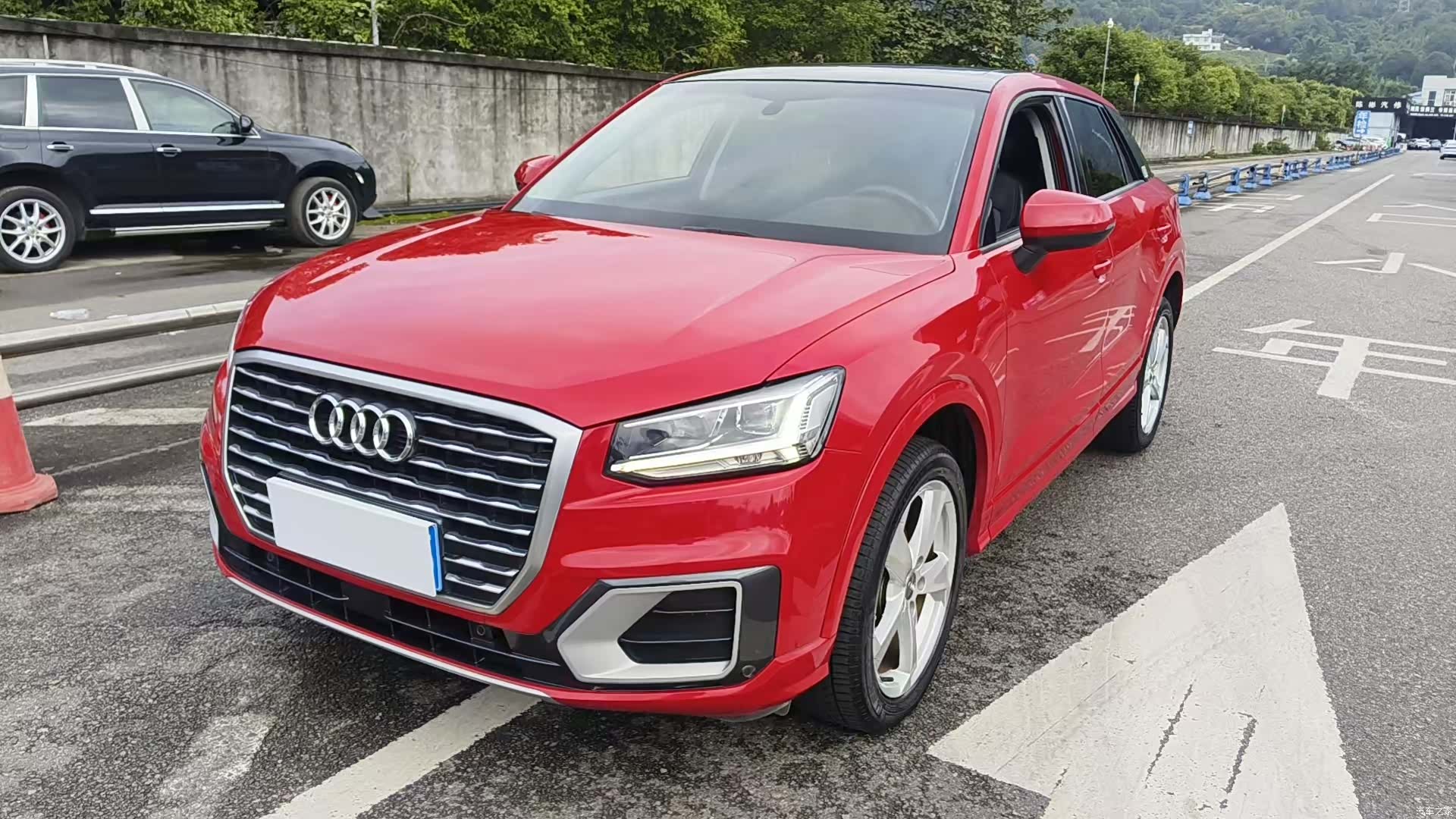 Audi Q2L, 2019 1