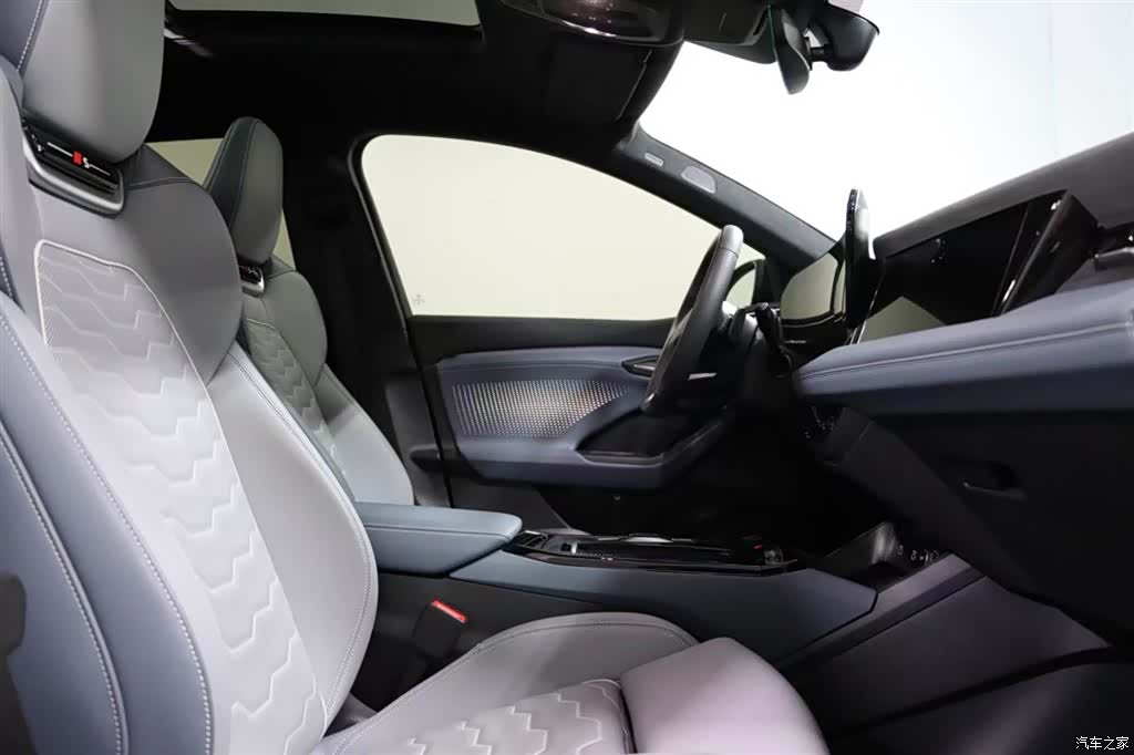 Audi e-tron, 2025 8