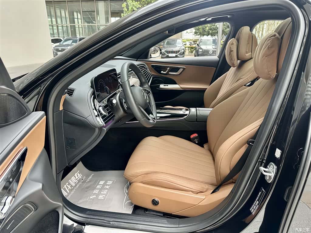 Mercedes-Benz E-Class, 2024 11