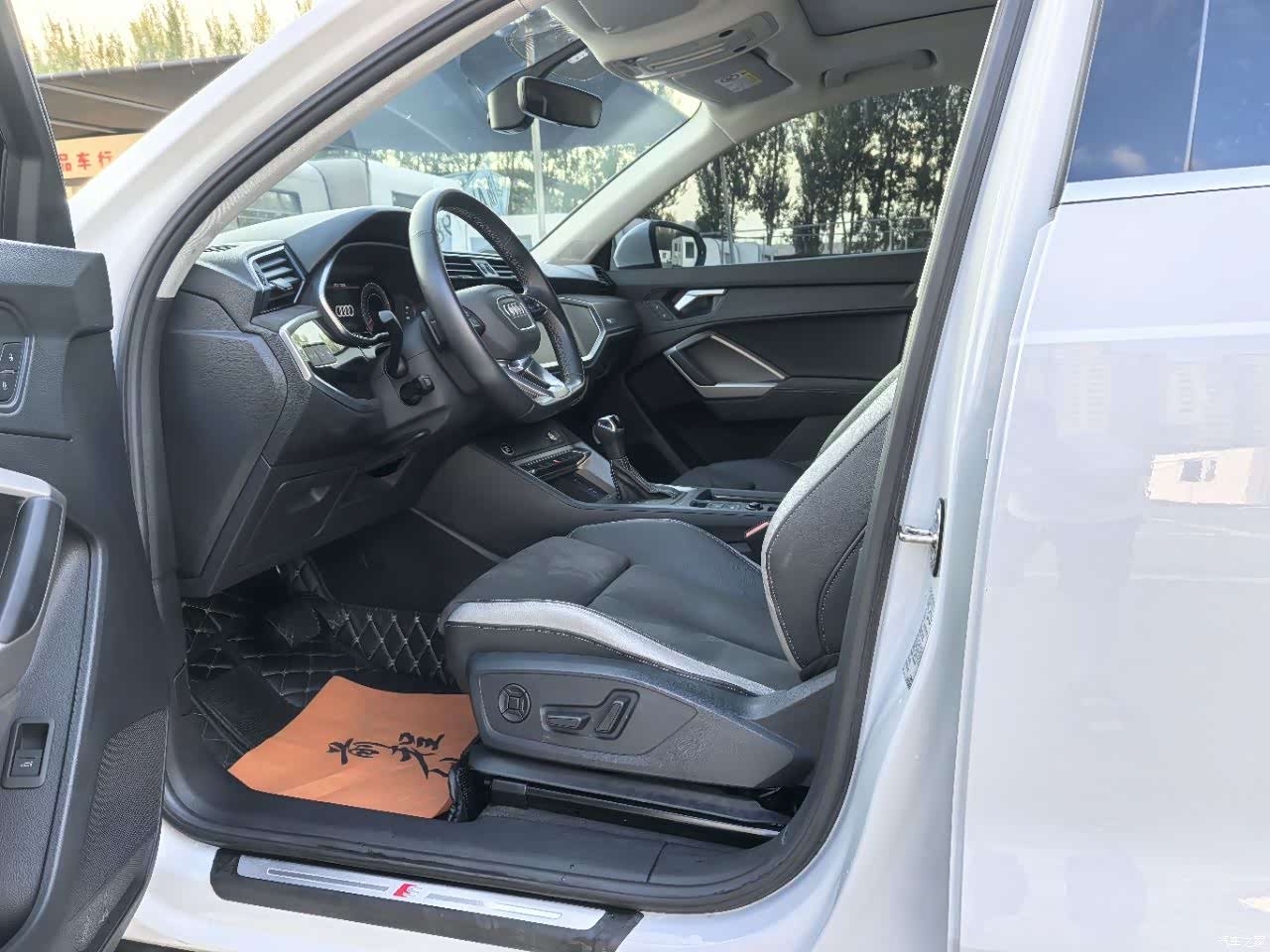 Audi Q3, 2022 4