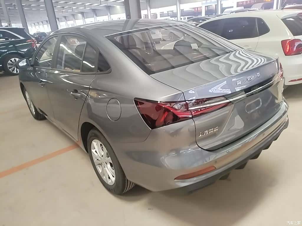 Roewe i5, 2026 все фото