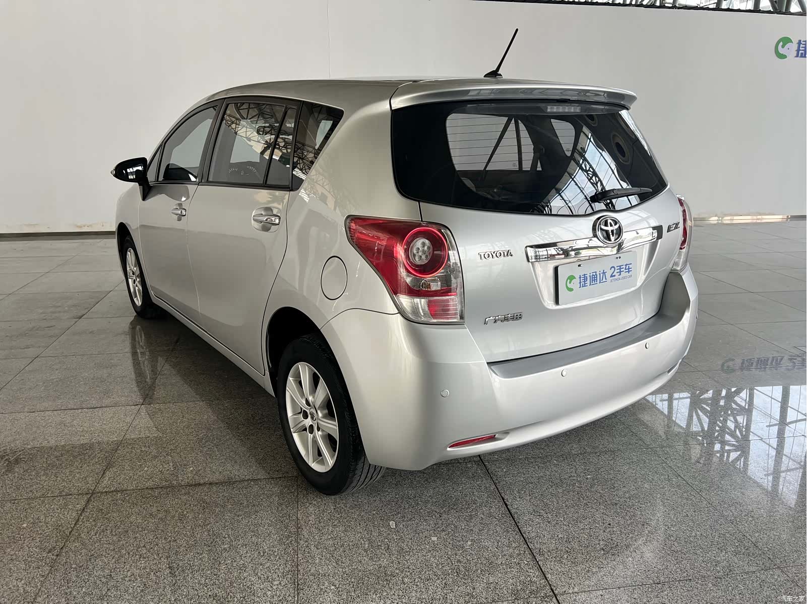 Toyota 180E, 2014 все фото
