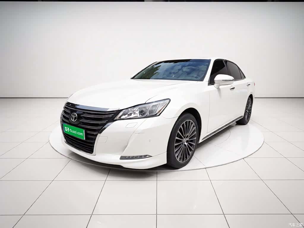 Toyota Crown, 2018 1