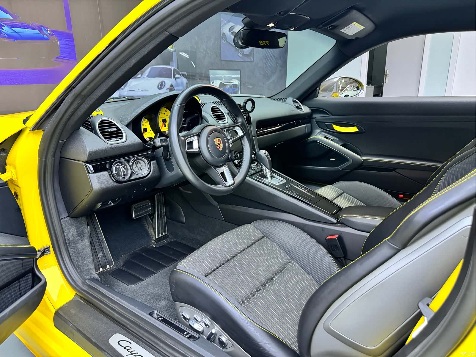 Porsche Cayman, 2020 4