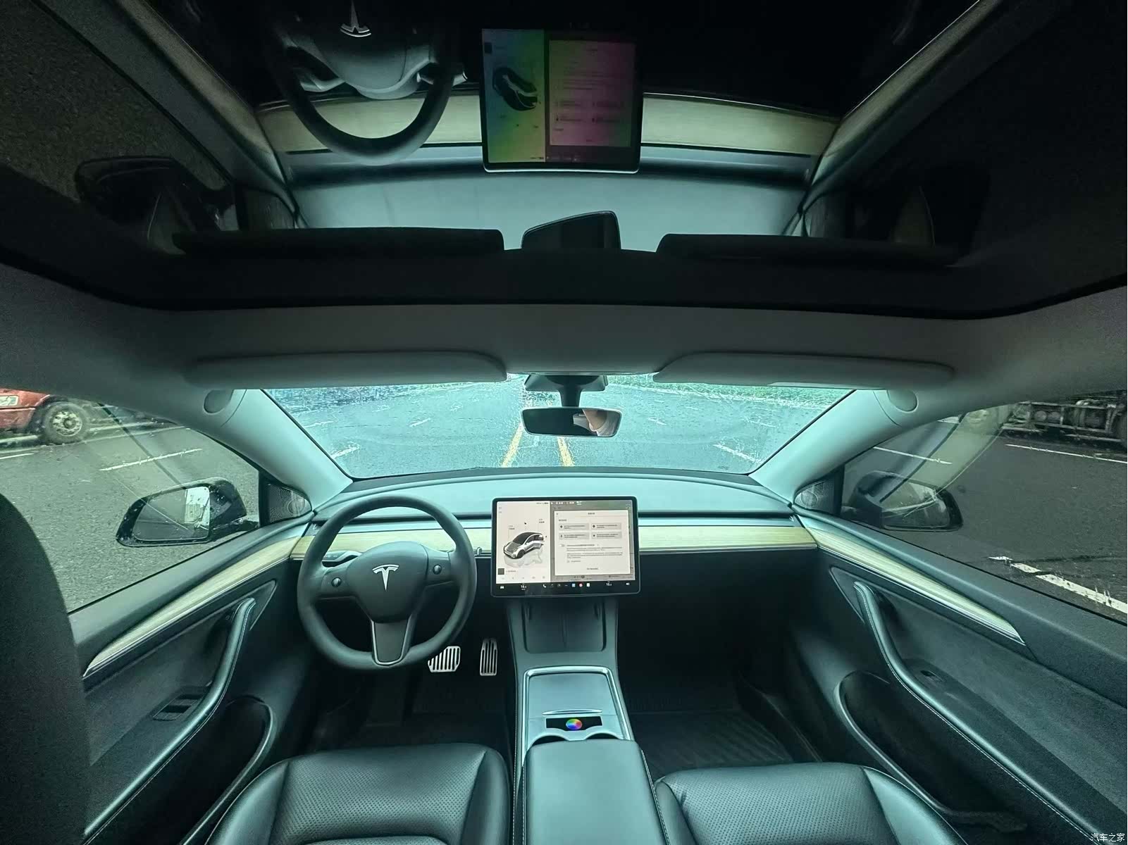 Tesla Model Y, 2023 4