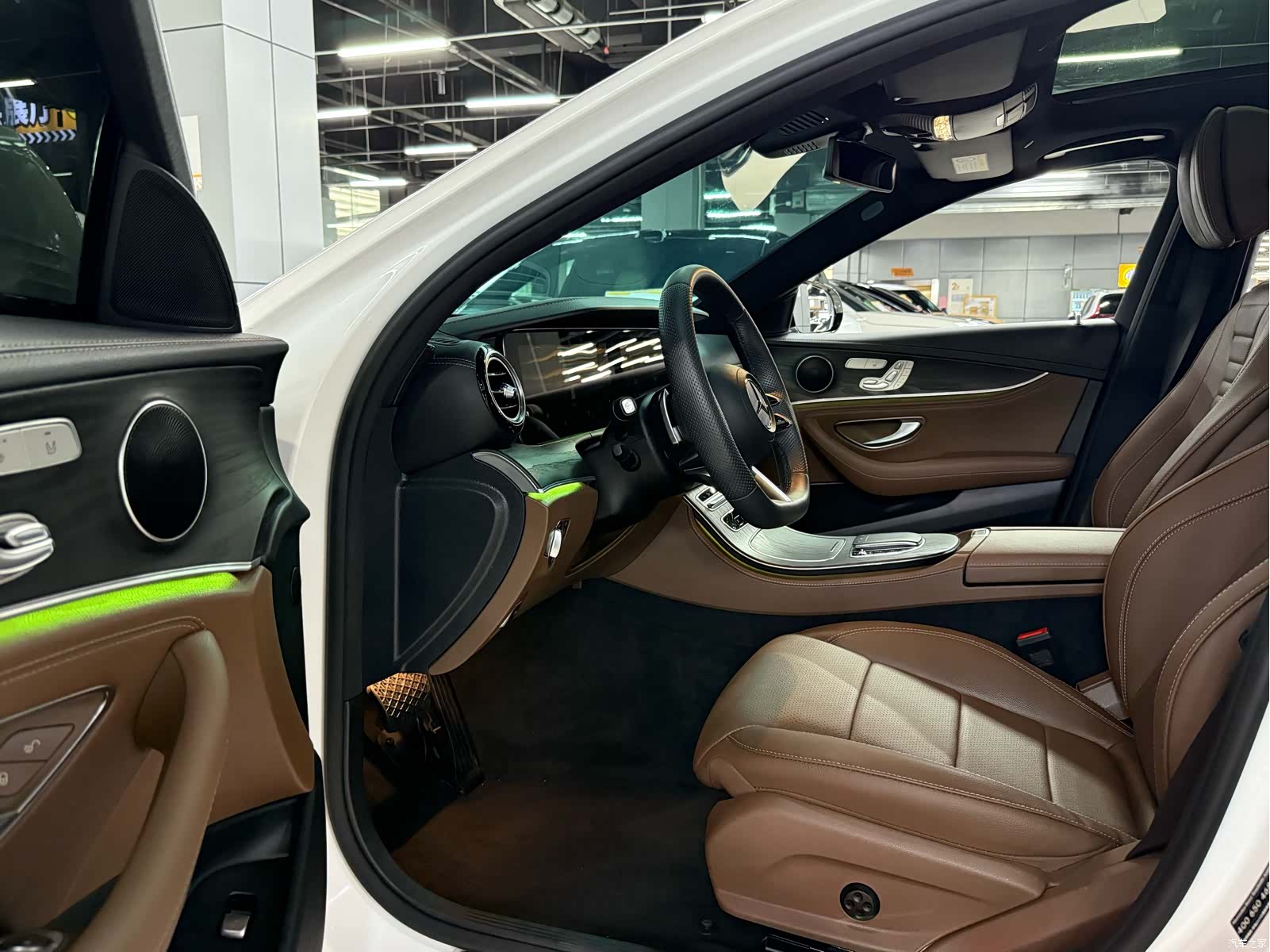 Mercedes-Benz E-Class, 2023 6