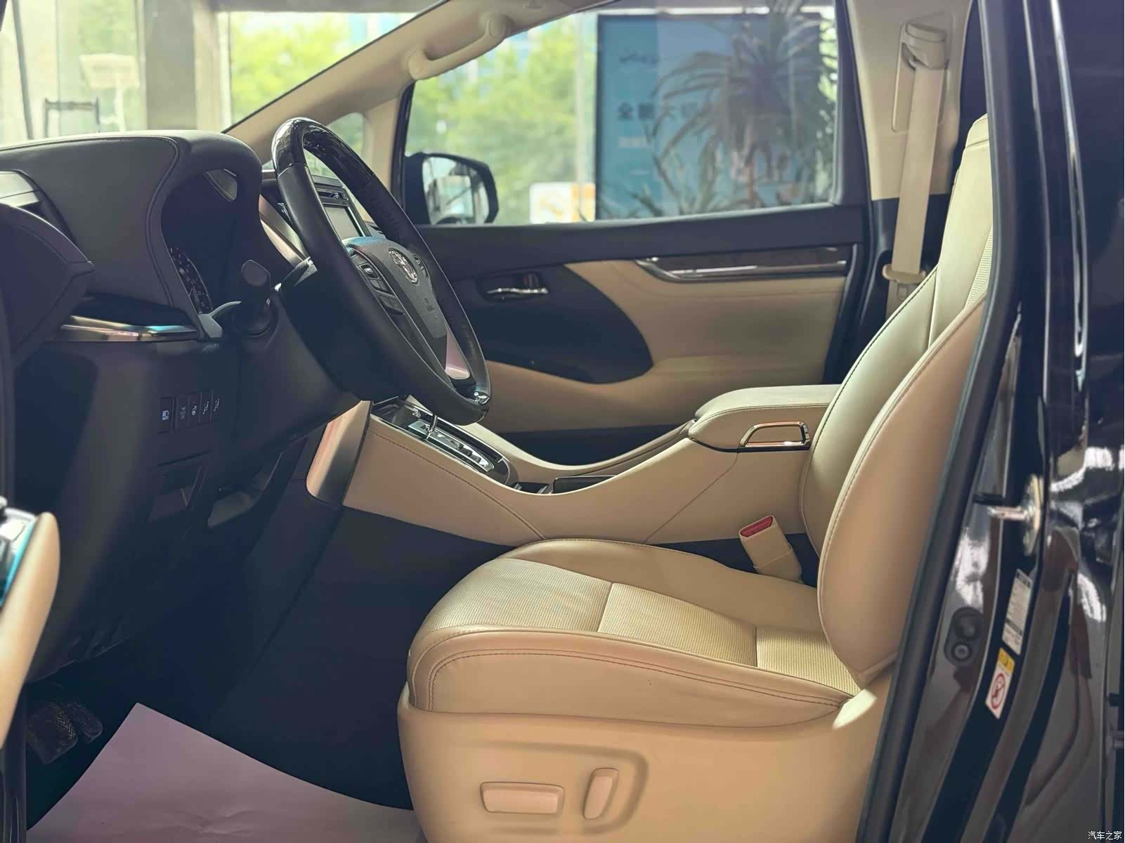 Toyota Alphard, 2018 10