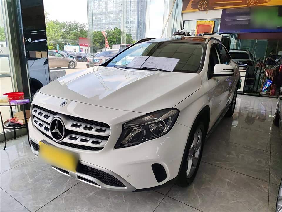 Mercedes-Benz GLA