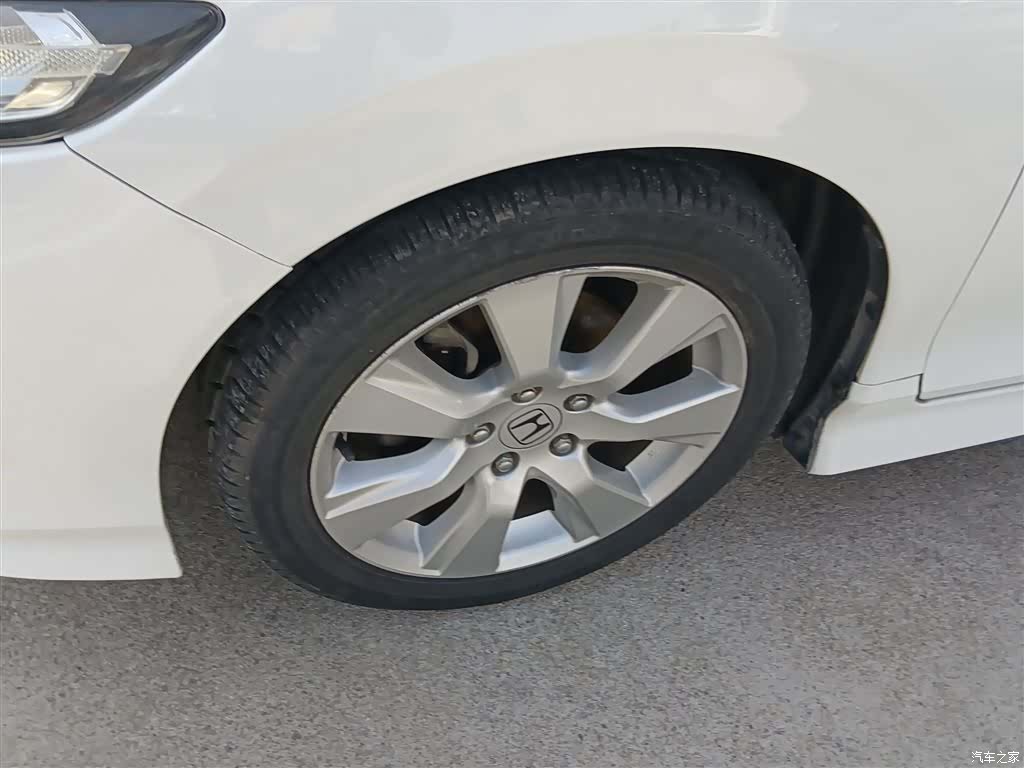 Honda Jade, 2015 23