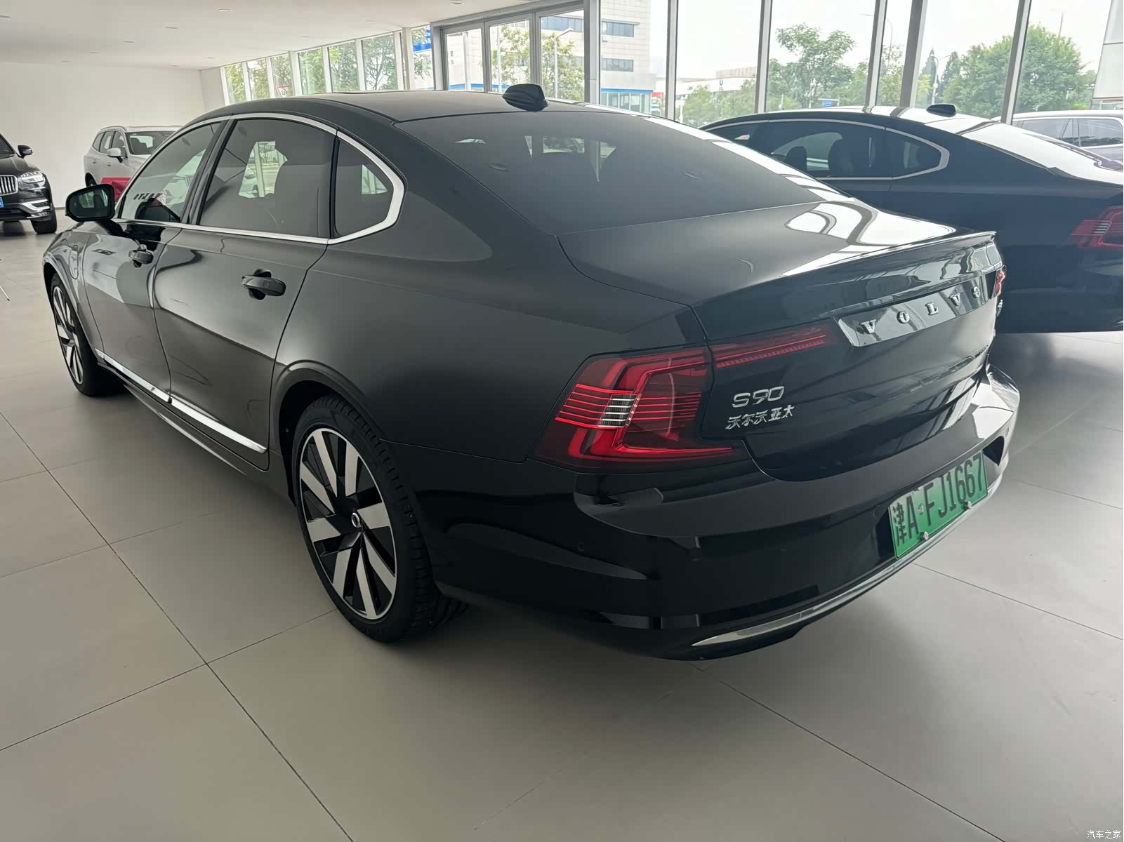 Volvo S90, 2024 4