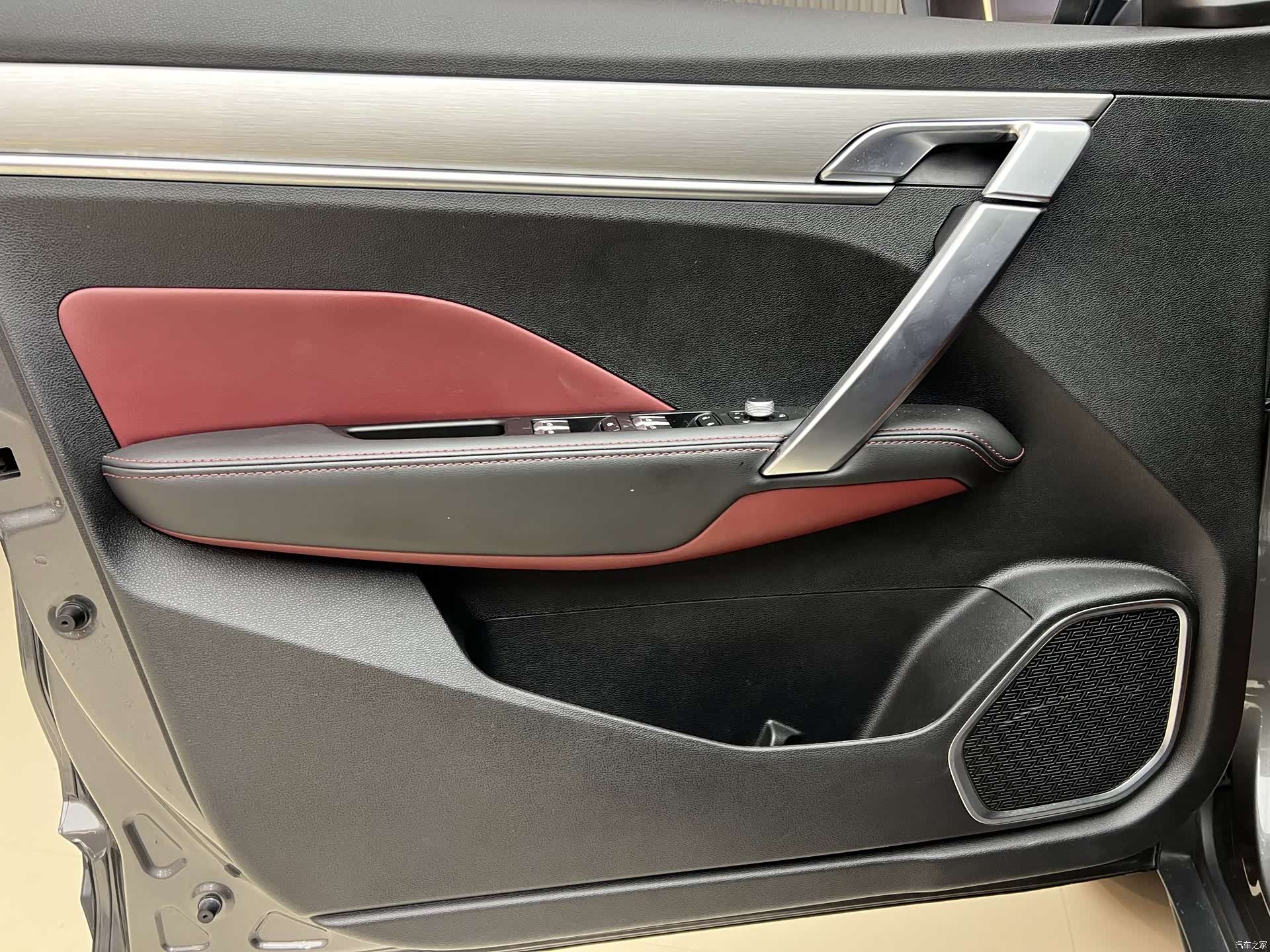 Geely Coolray, 2022 15