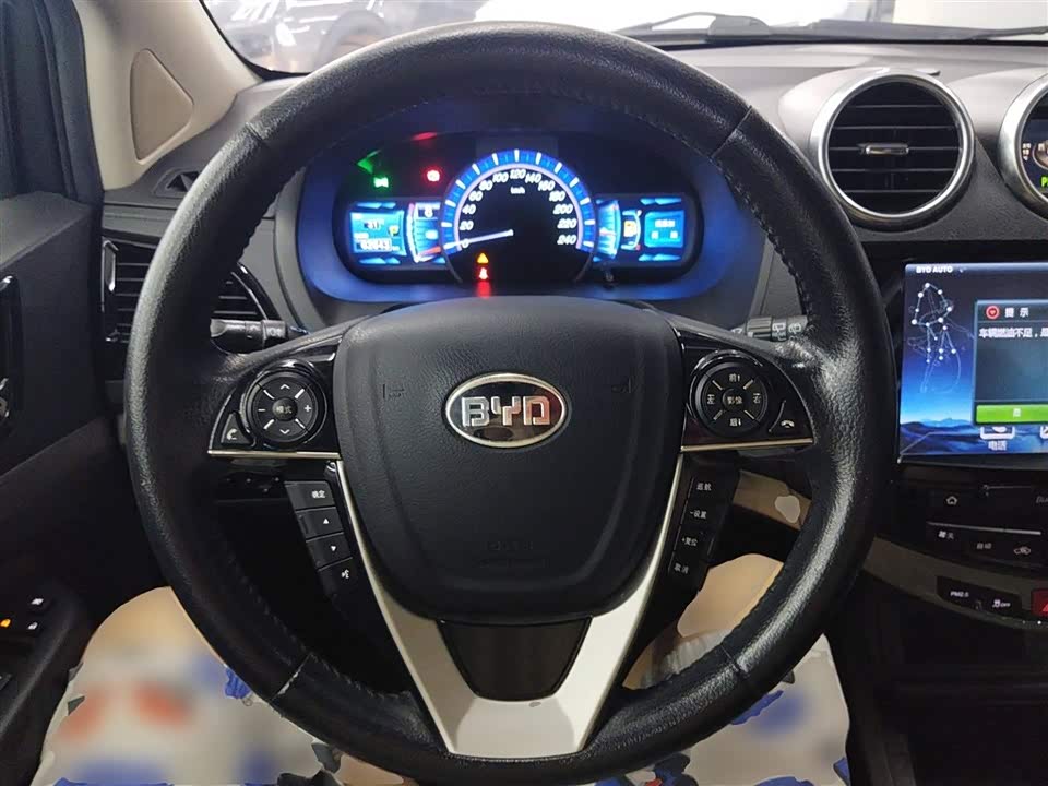BYD S7