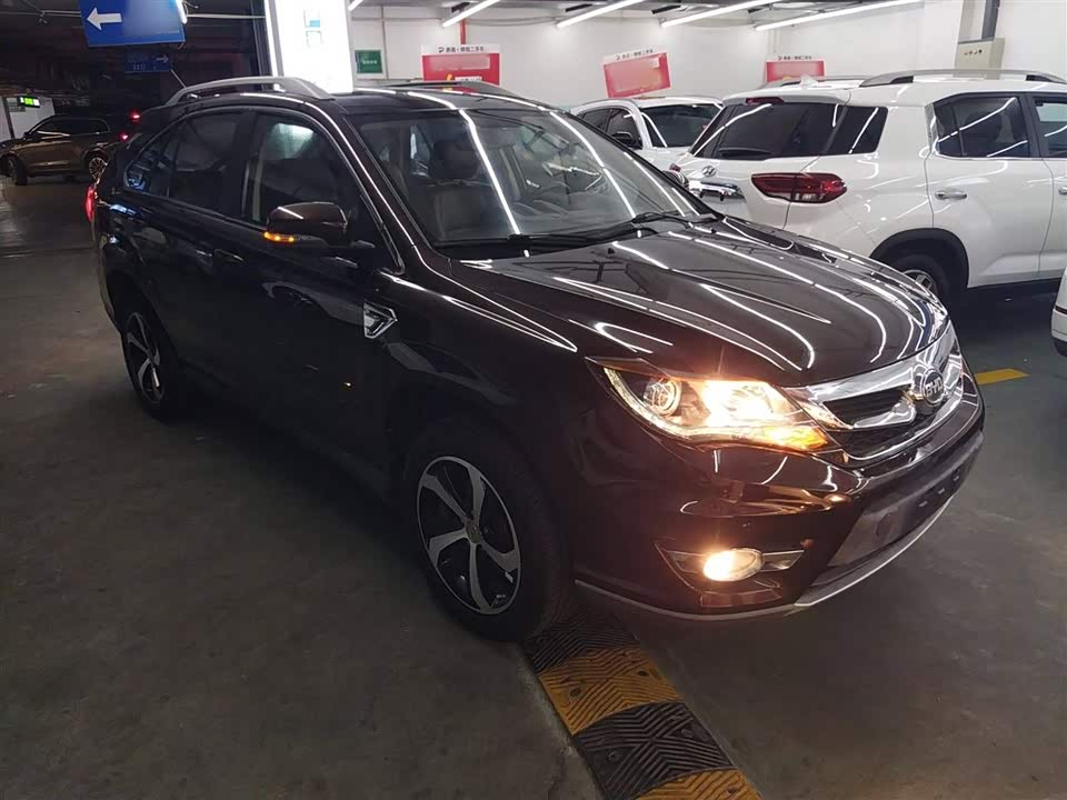 BYD S7