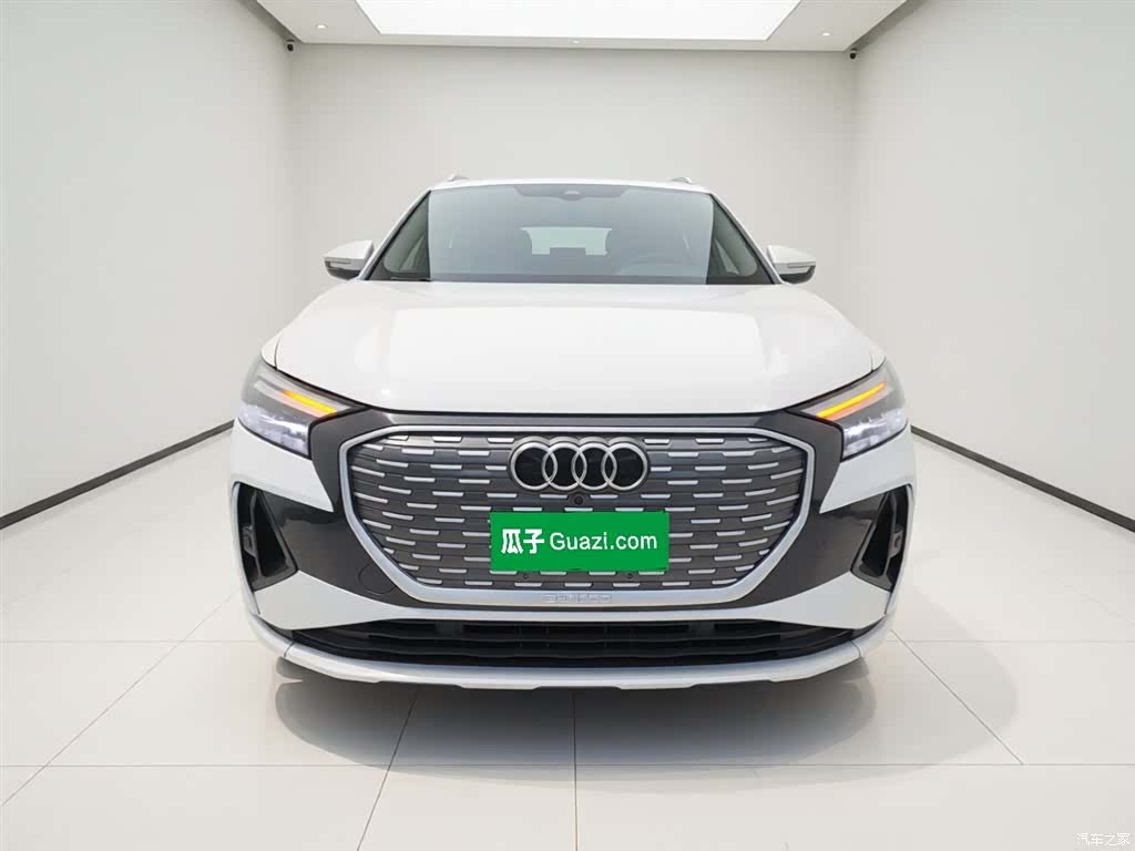 Audi Q4 e-tron, 2024 3