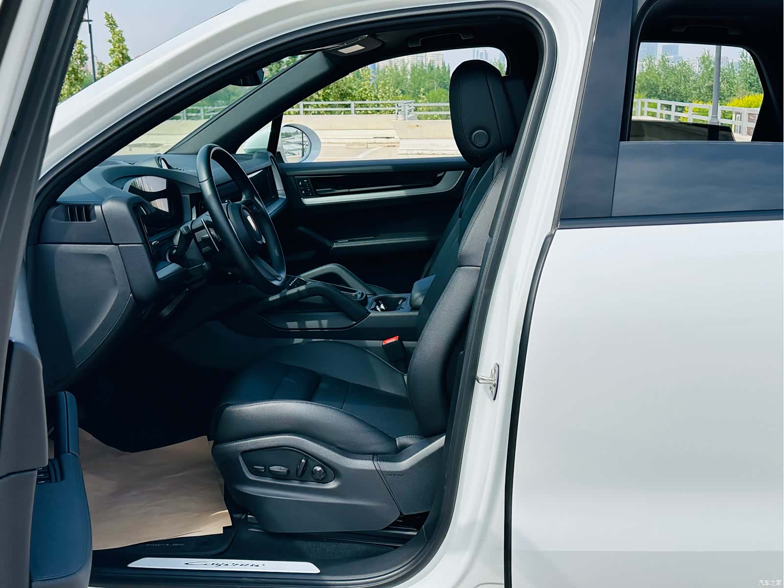 Porsche Cayenne, 2024 10