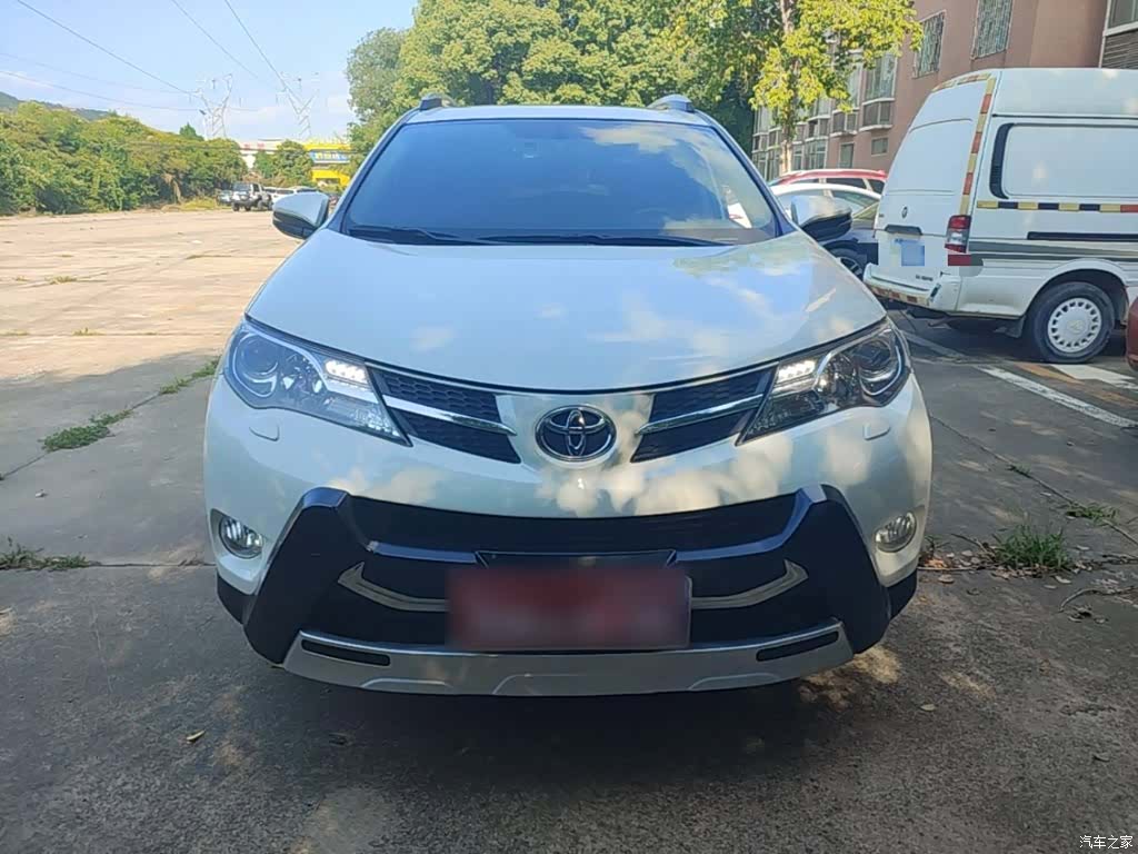 Toyota RAV4, 2015 3