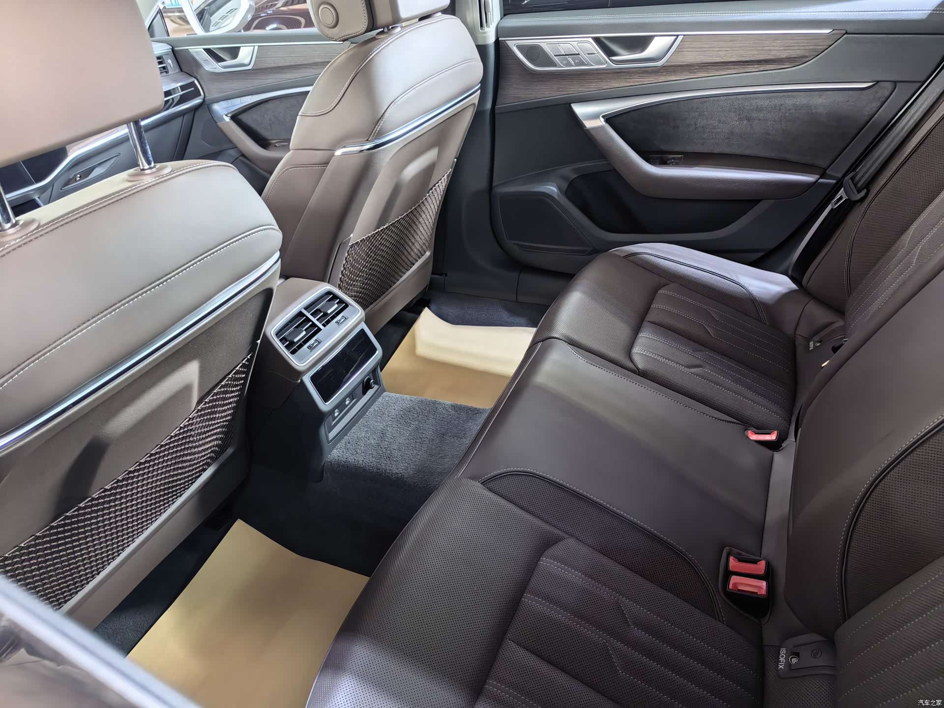 Audi A7L, 2023 все фото