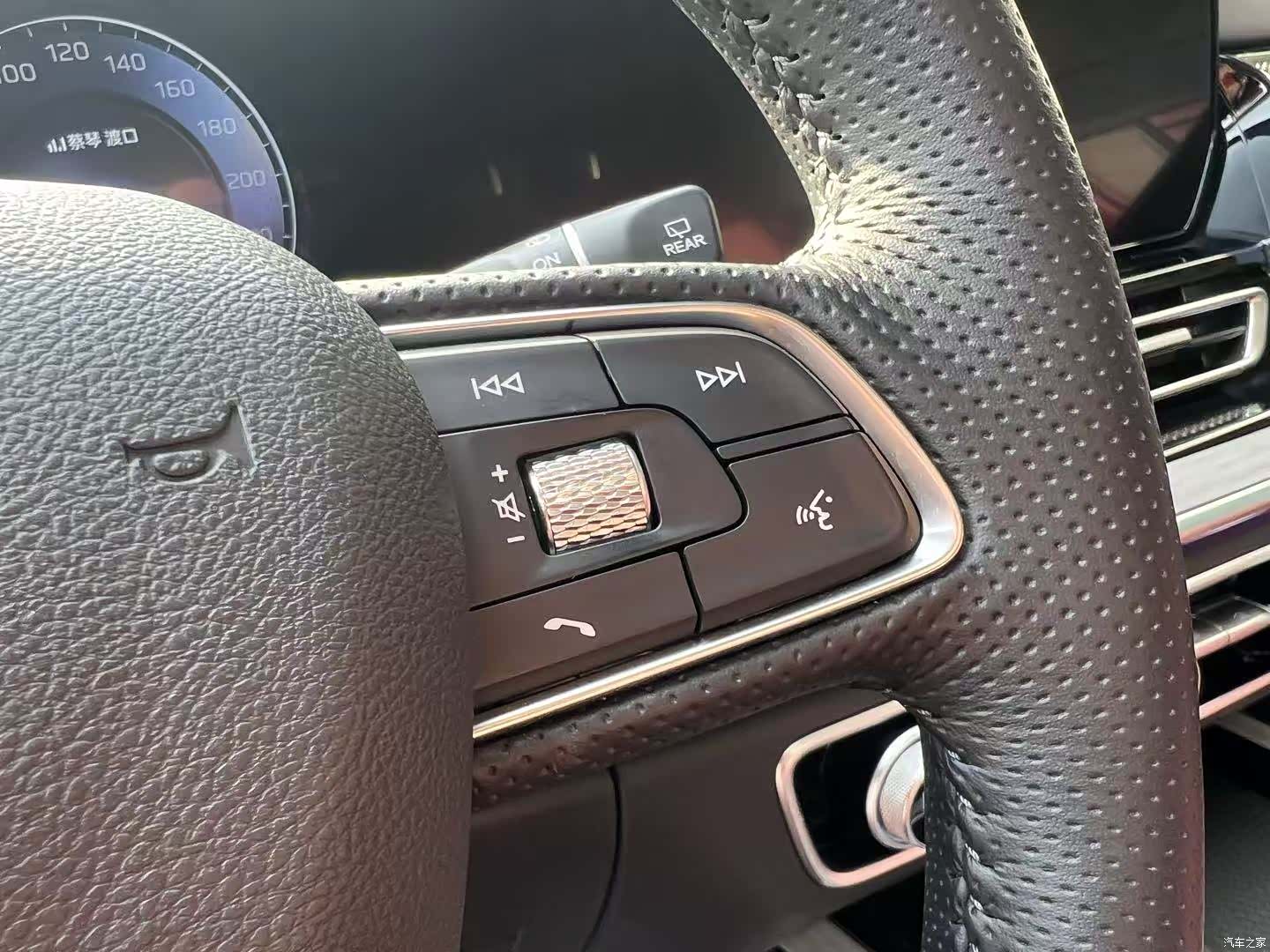 Hongqi HS5, 2024 22