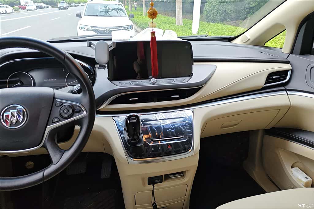 Buick GL8, 2024 13
