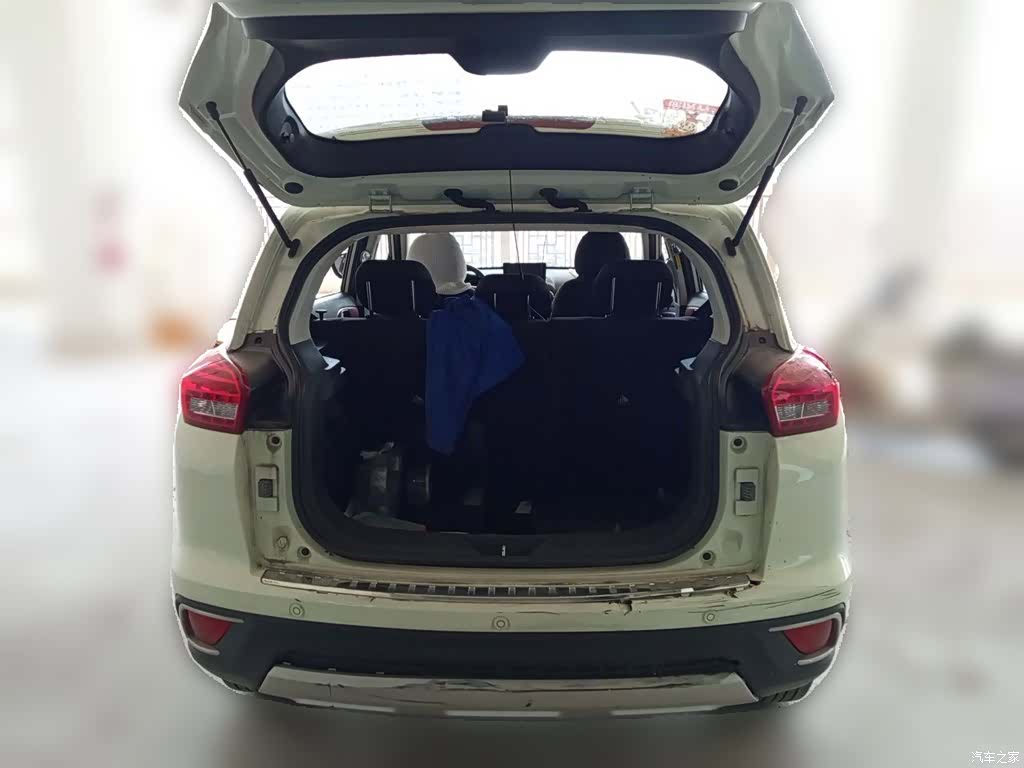 BAIC X35, 2018 16