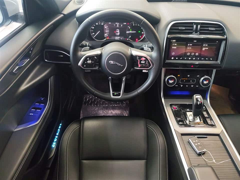 Jaguar XEL Jaguar XEL