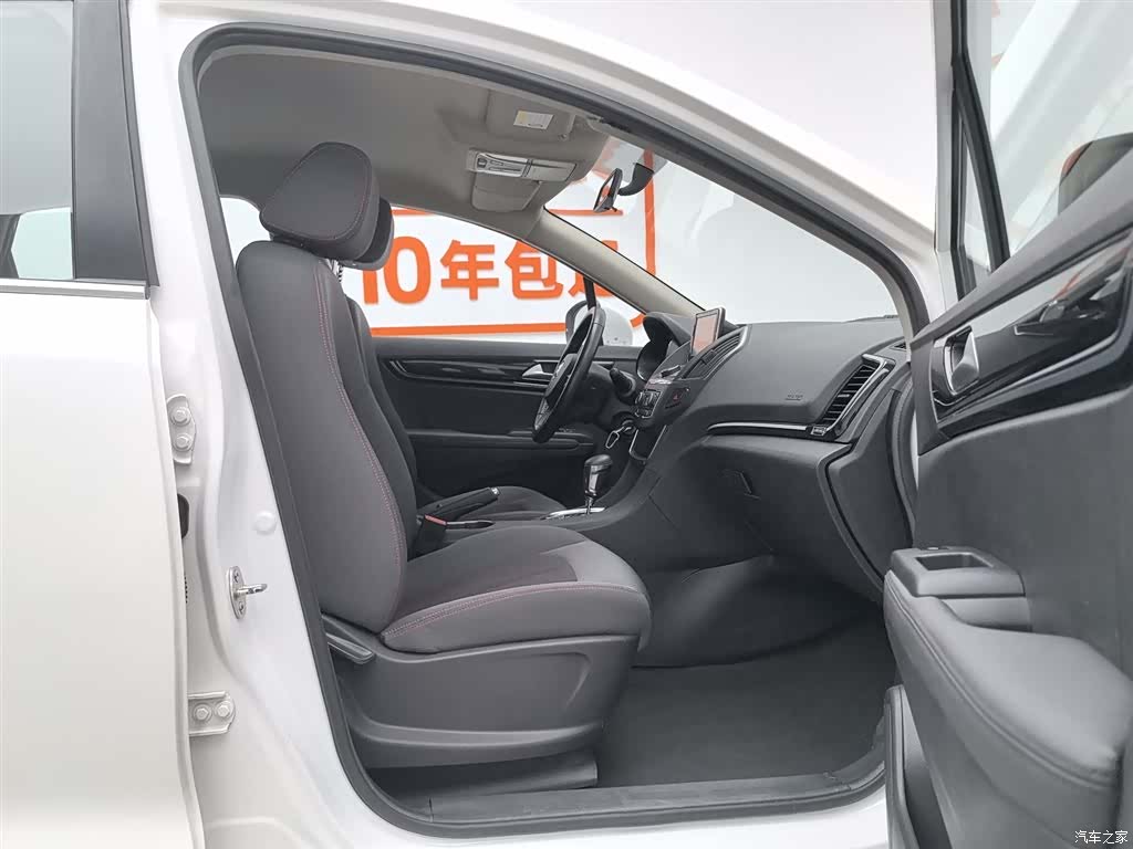 DongFeng AX5, 2017 23