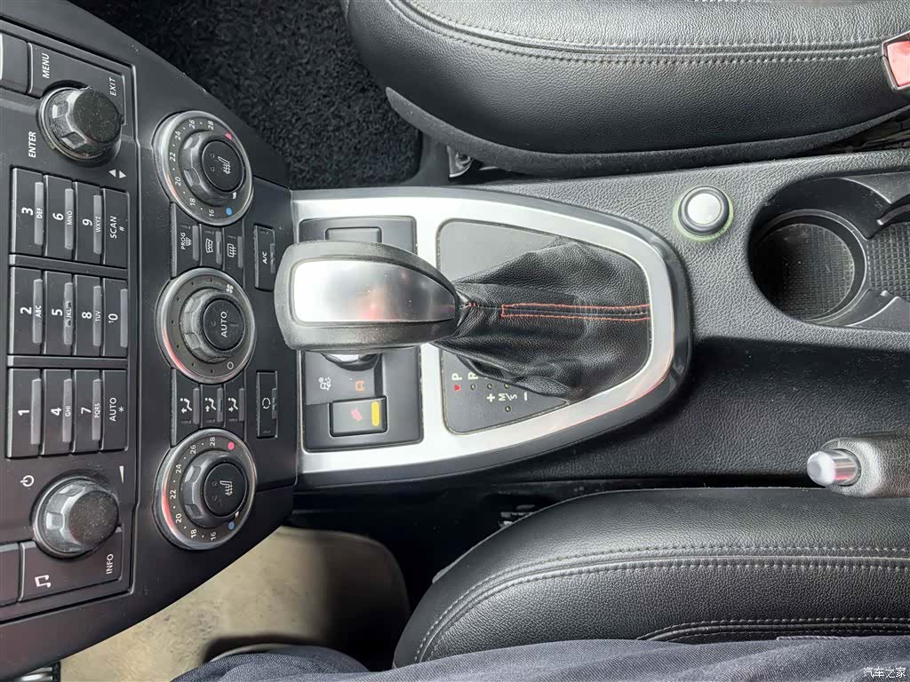 Land Rover i6, 2010 16