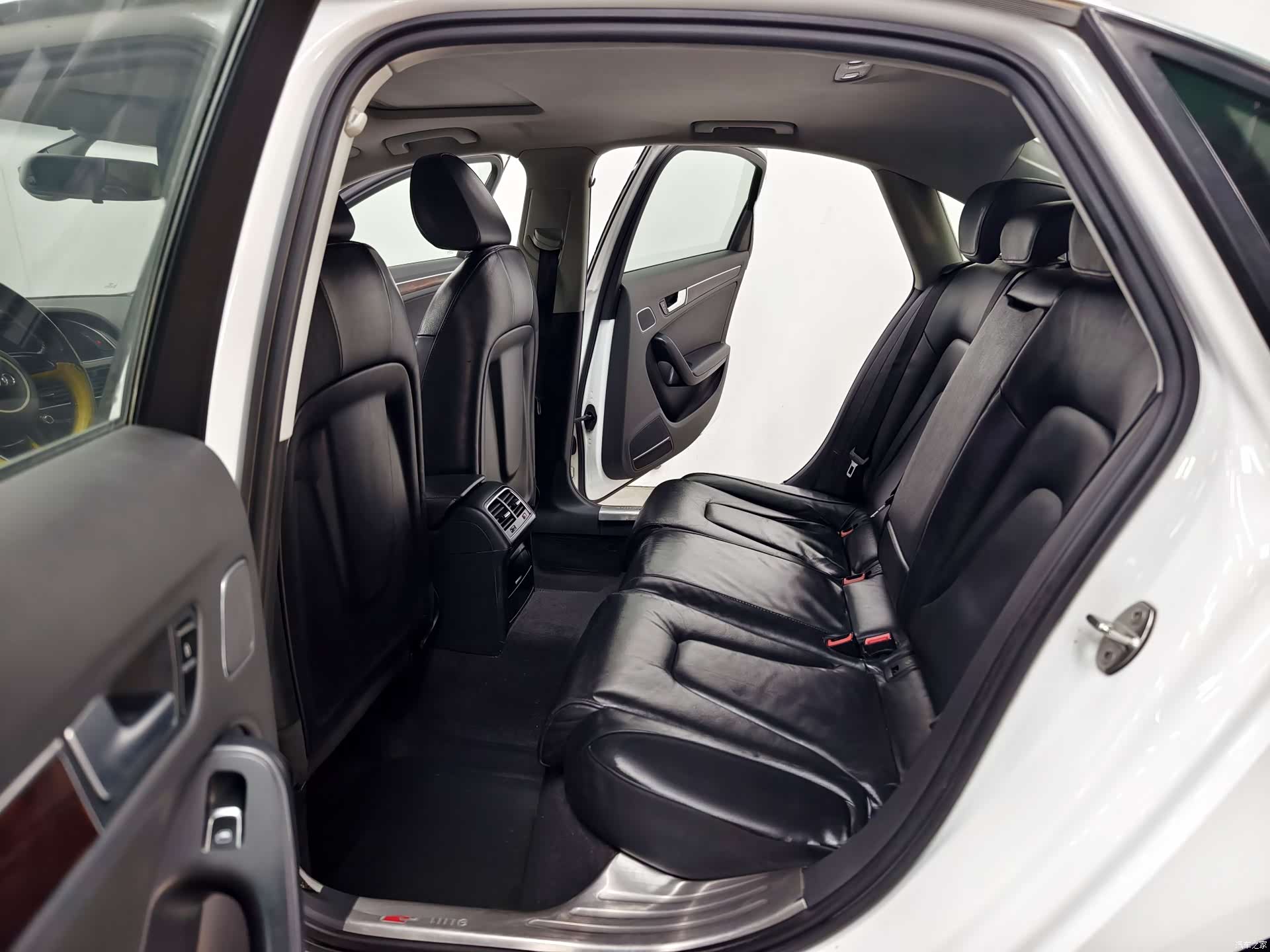 Audi A4L, 2015 13